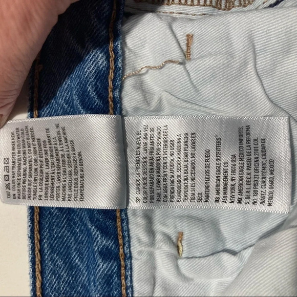 AMERICAN EAGLE Sz 16 High Rise Mom  Ankle Length Jeans - Picture 7 of 7